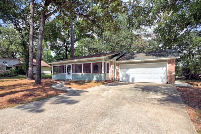 Primary Photo - 4811 Holly Ln E