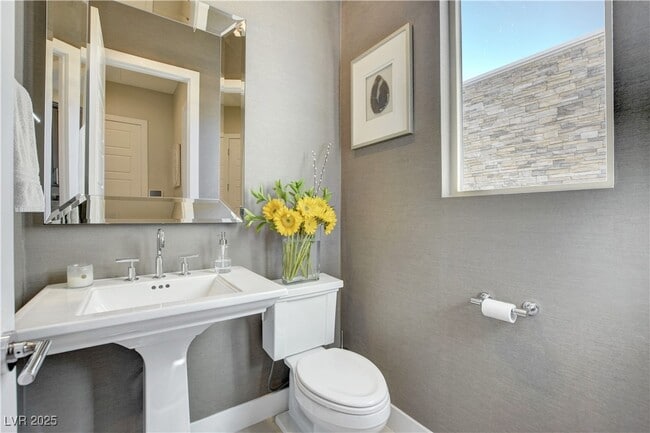 Building Photo - 6300 Clovis Point St