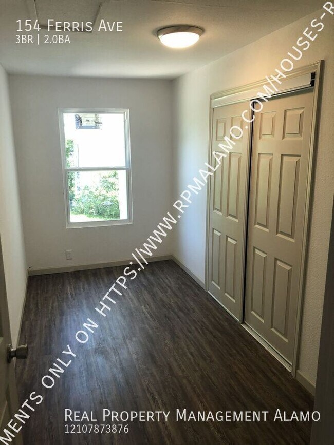 Building Photo - 154 Ferris Ave