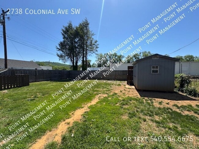Building Photo - 2738 Colonial Ave SW