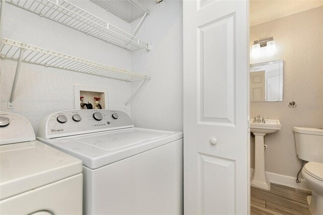 Building Photo - 7711 Sugar Bend Dr