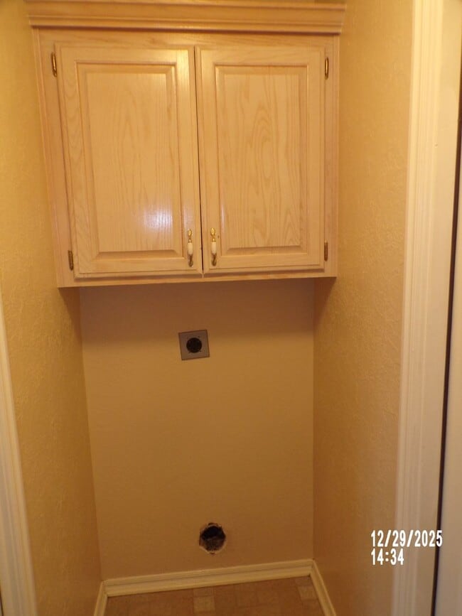 Building Photo - Fantastic eastside home