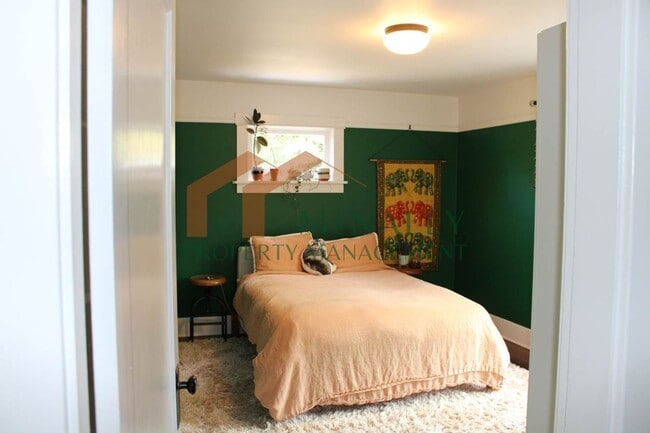 Building Photo - Charming Updated 3-Bedroom Craftsman in Central Tacoma