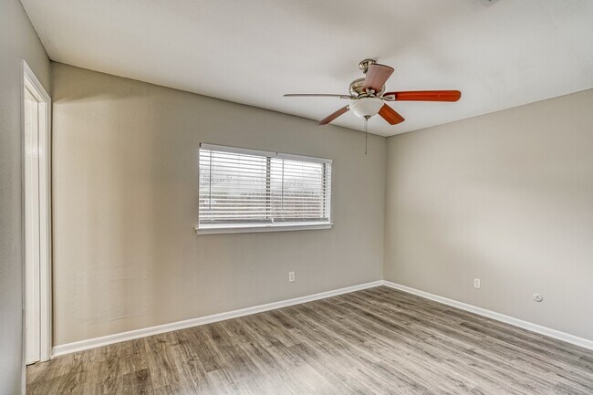 Building Photo - 18742 Glen Briar Ln