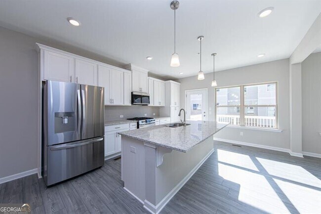 Building Photo - 272 Commons Ave