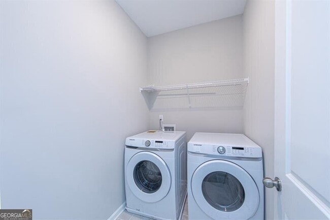 Building Photo - 272 Commons Ave