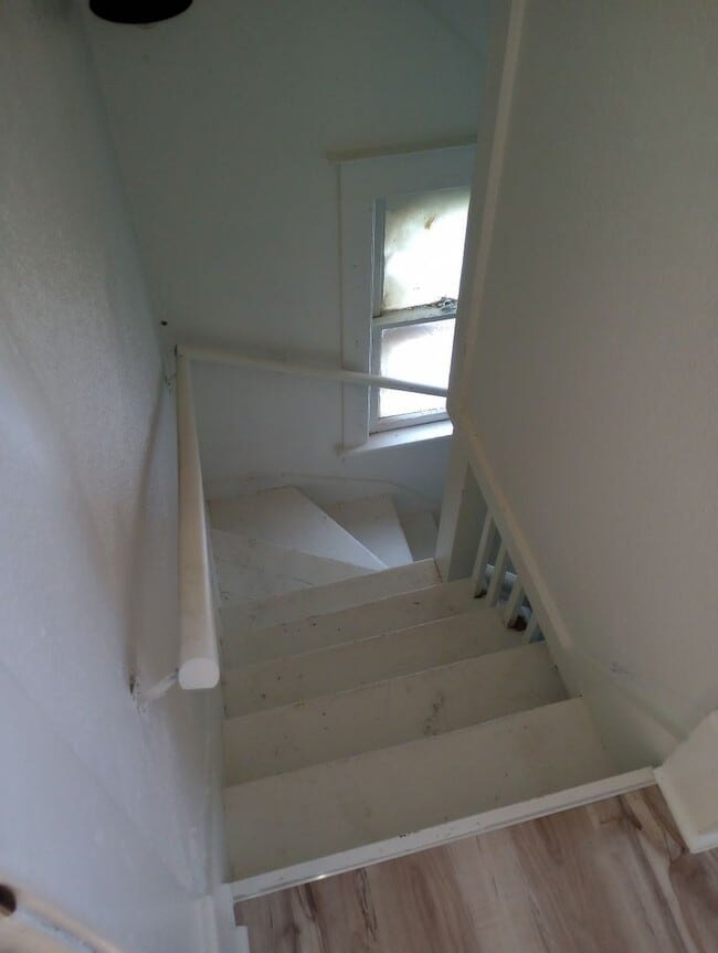 Building Photo - 615 Rebecca St