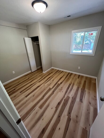 Building Photo - 211 McLain Ave