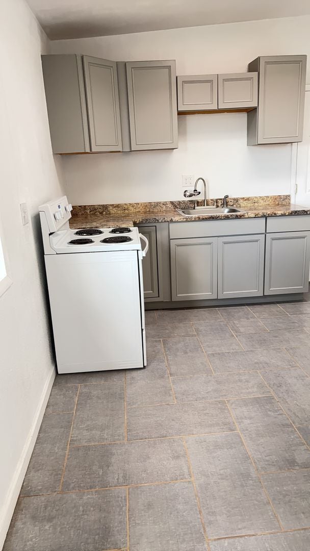 Building Photo - Cute Home