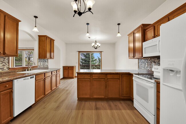 Building Photo - 407 Century Oak Dr