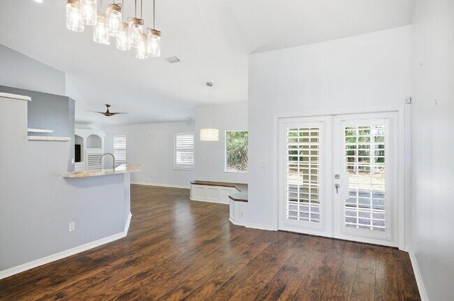 Building Photo - "Charming 3-Bedroom Home with 2 Full Baths and 2032 Sq Ft of Comfort in Palm Coast!"