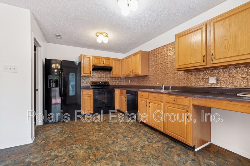 Building Photo - 2009 Dutch Elm Dr