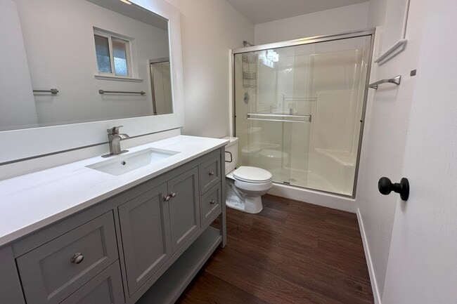 Building Photo - Nice 3 bd Rambler Availalbe for move in Oc...