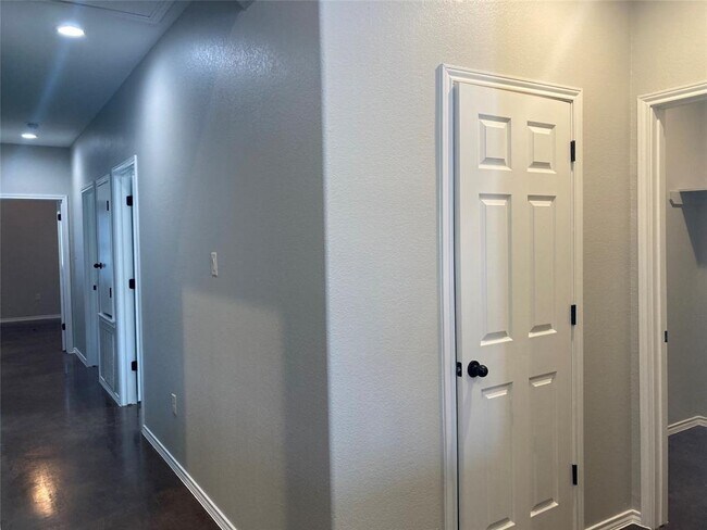 Building Photo - 234 Joanne Lp