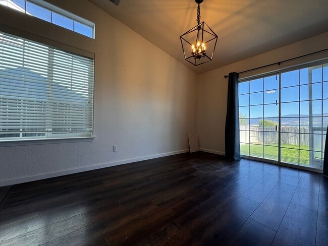 Building Photo - 1130 Shadow Mountain Dr