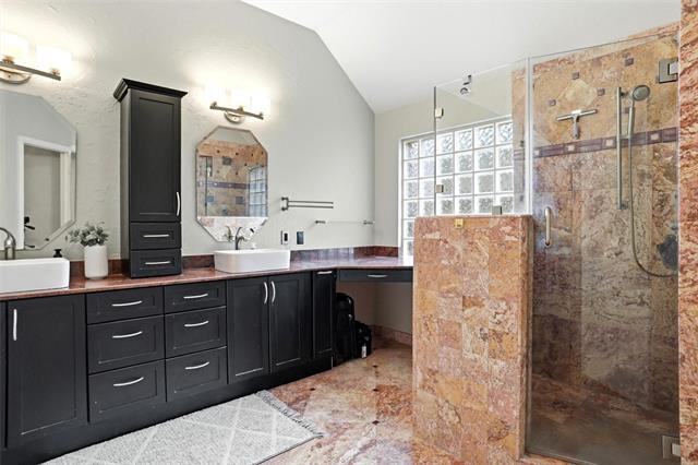 Building Photo - 1800 Sumac Dr