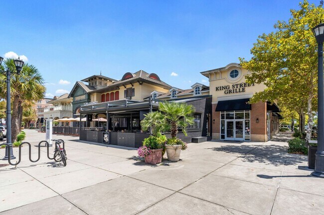 Building Photo - 3574 Evergreen Way