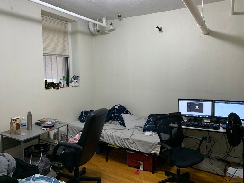 Building Photo - 25 Saint Stephen St