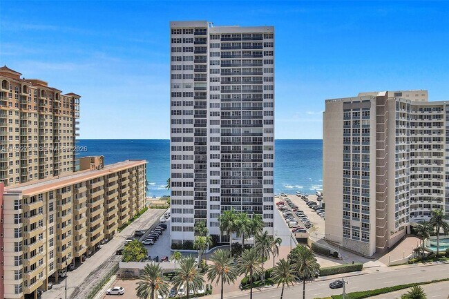 Building Photo - 3140 S Ocean Dr