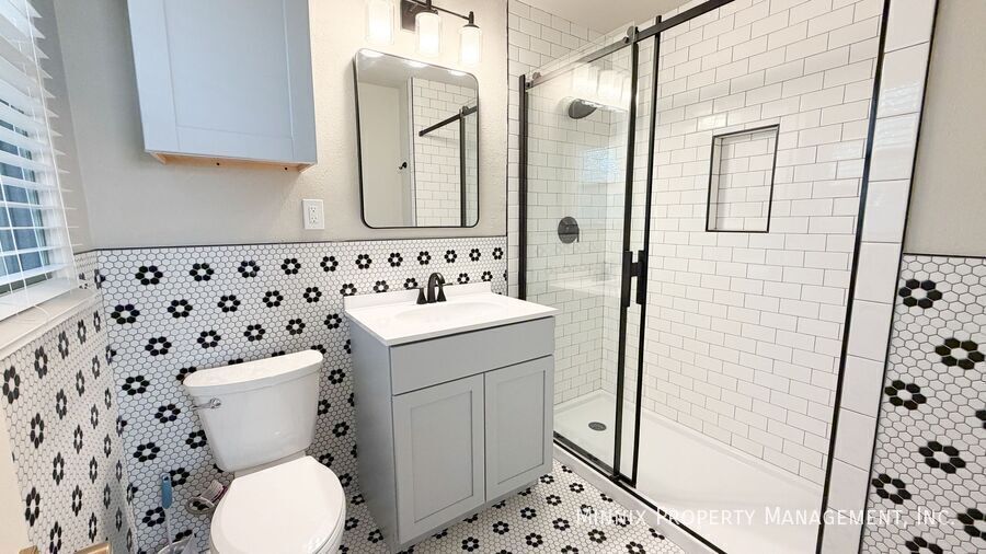 Building Photo - 3405 55th St