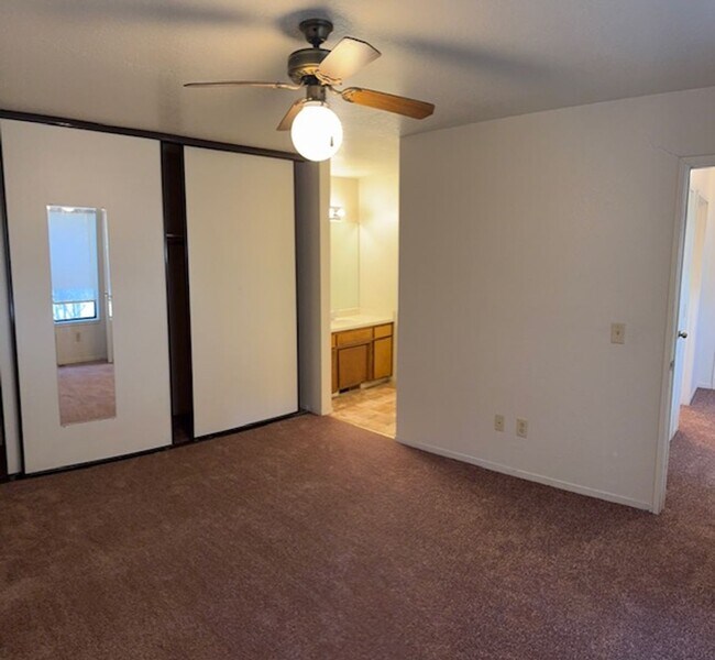 Building Photo - 2 Bedroom Home