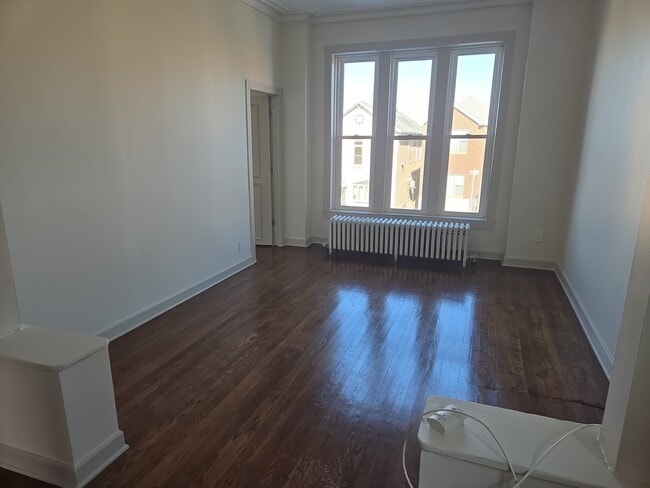 Building Photo - 2417 W Arthington St