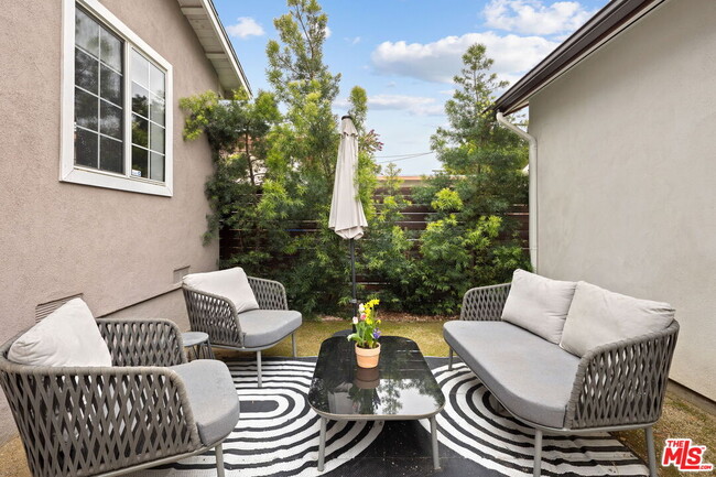 Building Photo - 3836 Seneca Ave