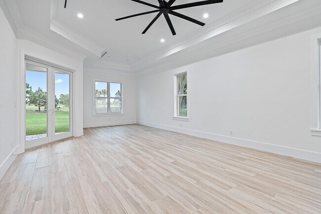 Building Photo - 18211 SE Old Trail Dr W