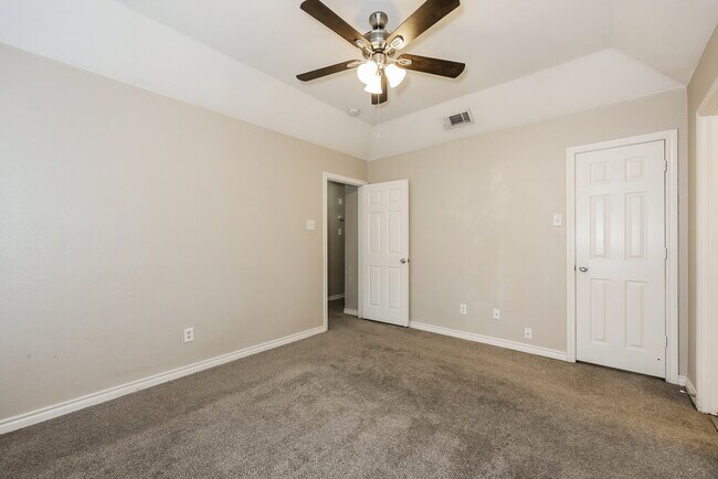 Building Photo - 1232 Clay Ln