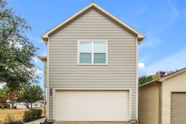 Building Photo - 10122 Berrypatch Ln
