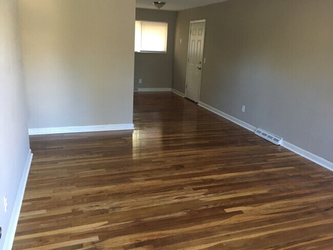 Building Photo - 9234 Pippin Rd