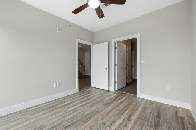 Building Photo - 3114 S Congress Ave