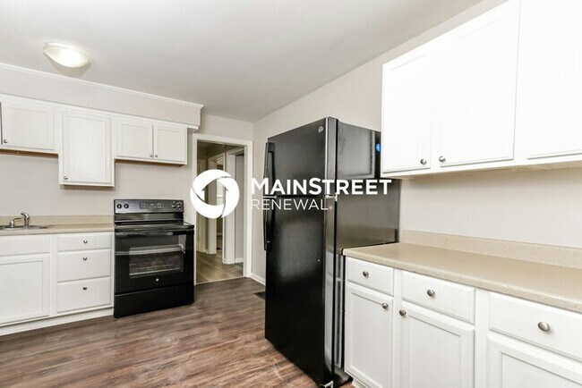 Building Photo - 2 Bedroom Pet-Friendly Home in Indianapoli...