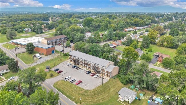 Building Photo - Liberty Pines