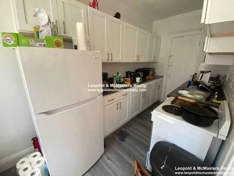 Building Photo - 90 Brainerd Rd