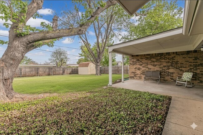 Building Photo - 6248 Trail Lake Dr