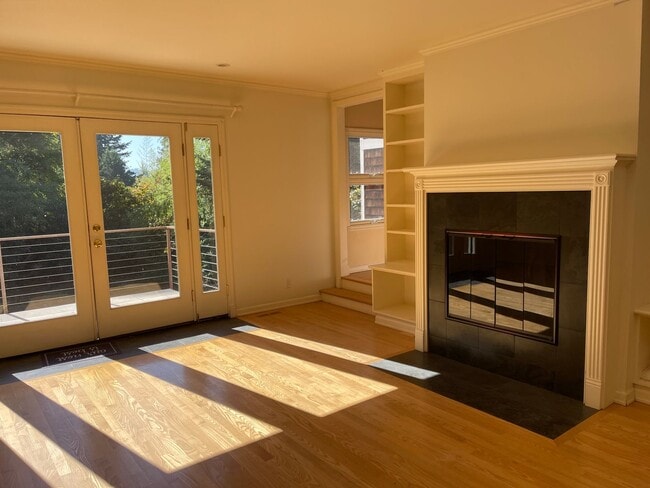 Building Photo - CHARMING MULTNOMAH VILLAGE CUSTOM HOME AVA...