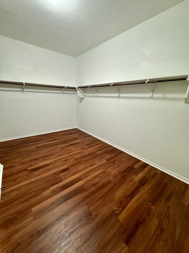 Building Photo - AVAILABLE SOON!