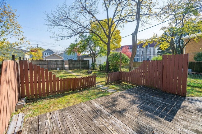 Building Photo - 1250 Indianola Ave