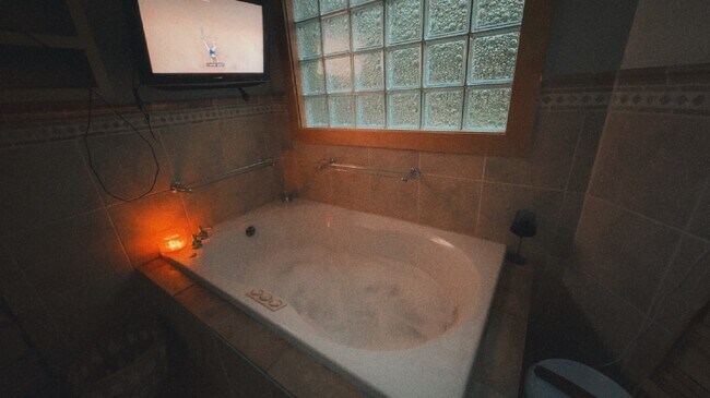 Building Photo - Foxhall Court