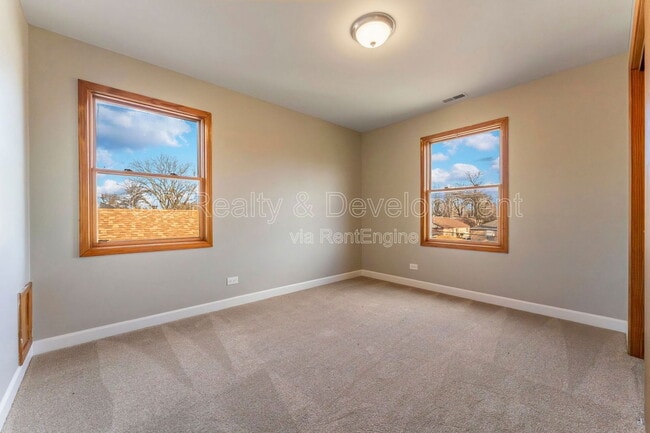 Building Photo - 301 Bohland Ave