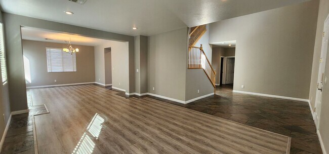 Building Photo - Lone Mountain Heights Luxury Living! 1st-m...