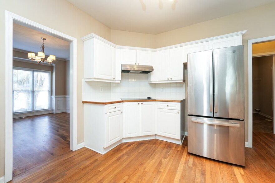 Building Photo - 430 Golden Meadows Ln