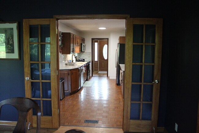 Building Photo - 2115 Pineshore Ct