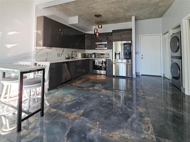 Building Photo - 234 NE 3rd St