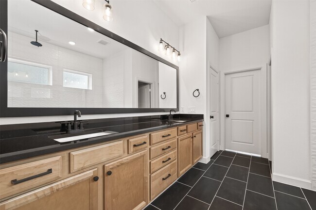Building Photo - 15503 Salmon Springs Dr