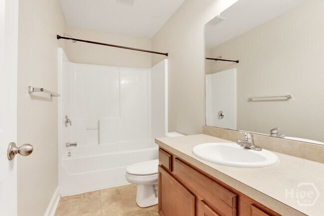 Building Photo - 255 Red Oak Dr