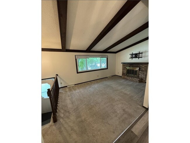 Building Photo - 571 County Rd B E