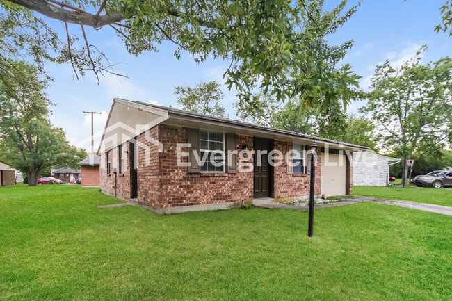 Building Photo - 7665 Pomeranian Dr