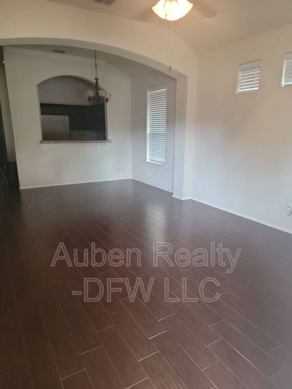 Building Photo - 2310 Wood River Pkwy